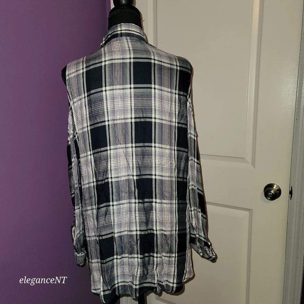 New York and Company Plaid Blue and Gray Cut Out Shoulder L/S Top Sz: Large NWT